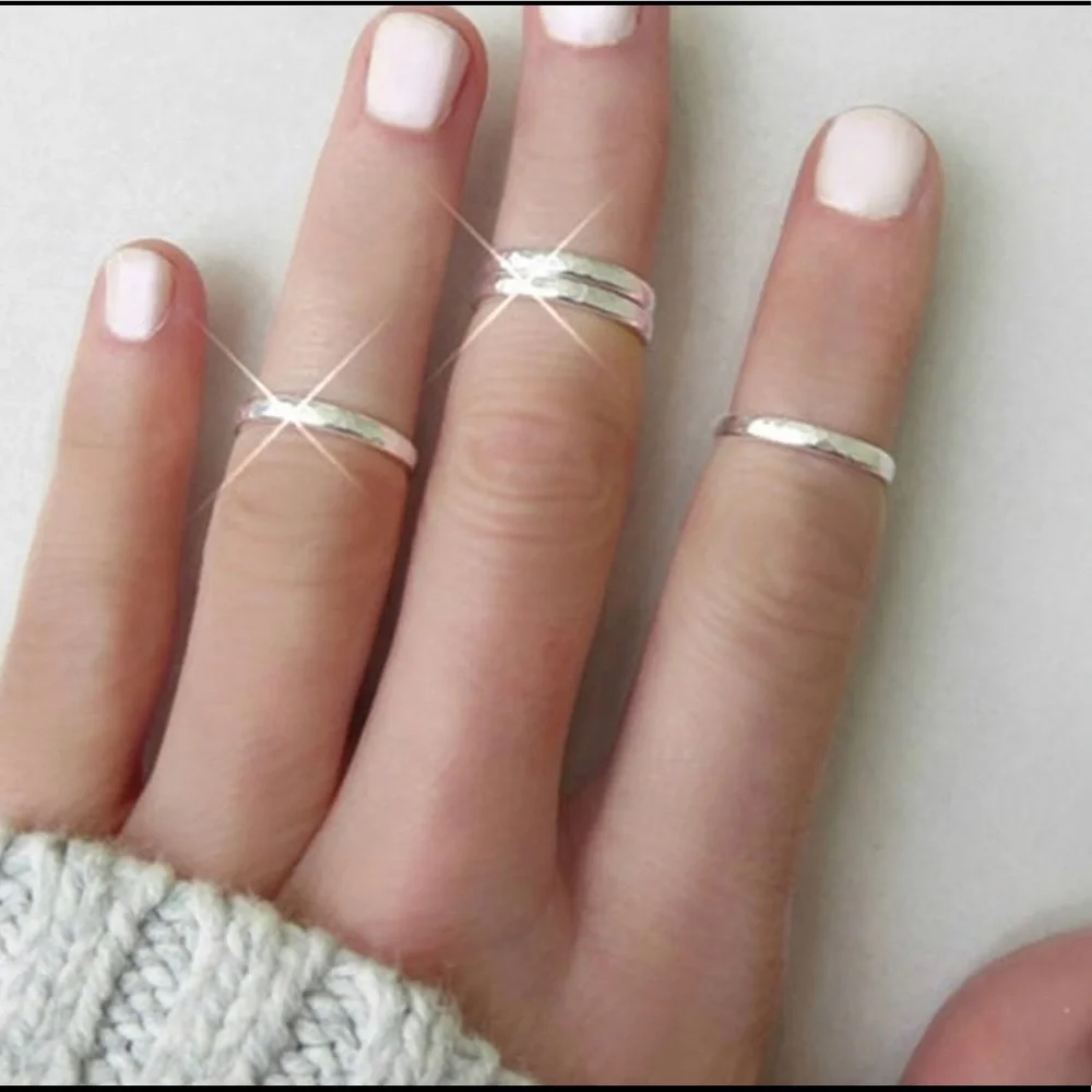 SET OF 3 HAMMERED SILVER TONE STACKABLE RINGS NO NICKEL! - Picture 3 of 9